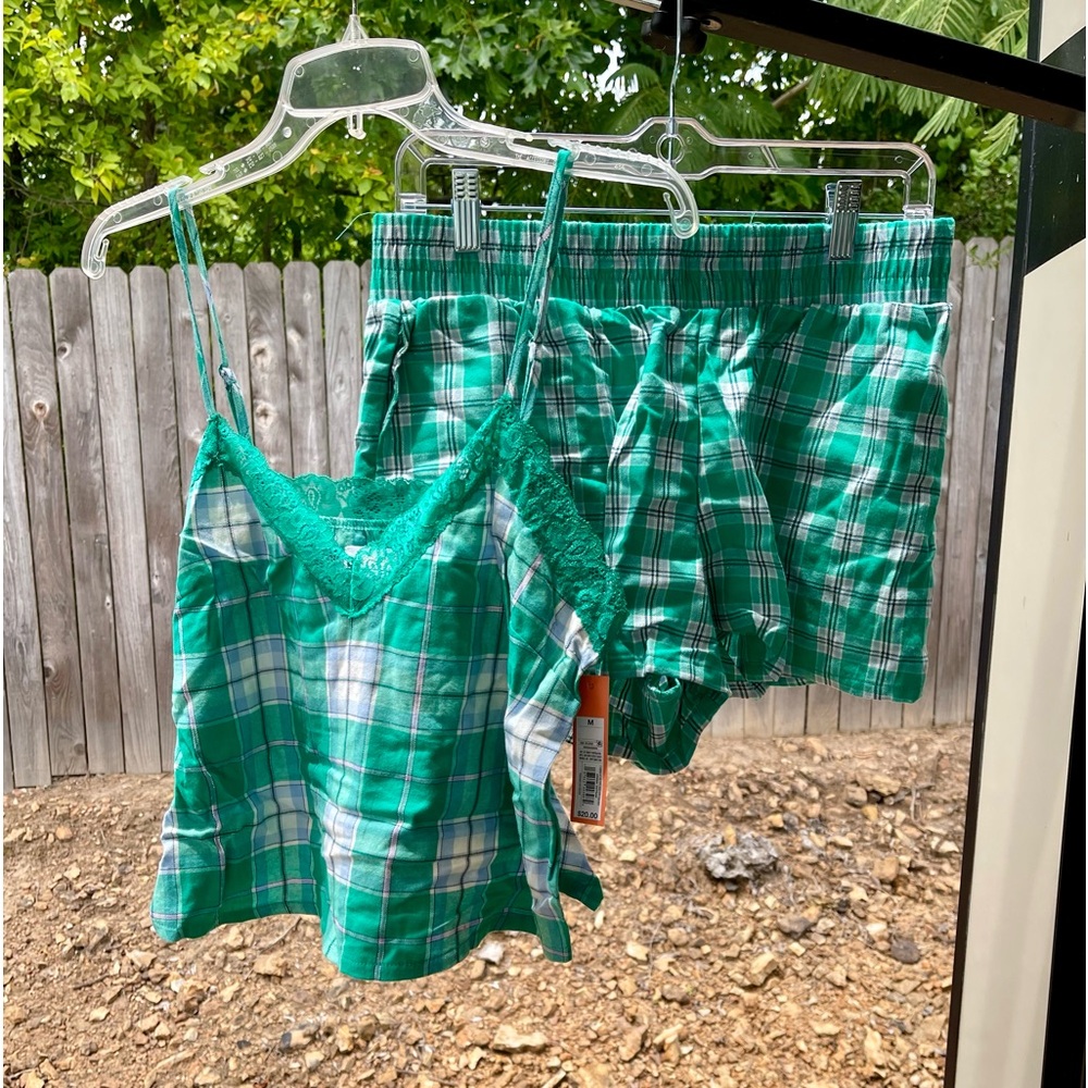 Adorable pajama set!